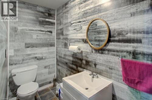 44 Madison Avenue, Orangeville, ON - Indoor Photo Showing Bathroom