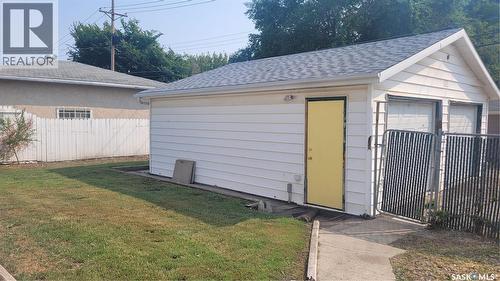 1210 P Avenue N, Saskatoon, SK - Outdoor