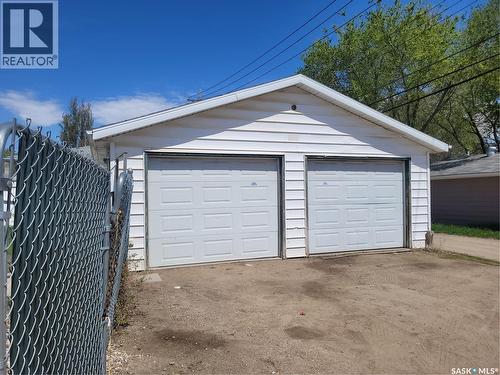 1210 P Avenue N, Saskatoon, SK - Outdoor