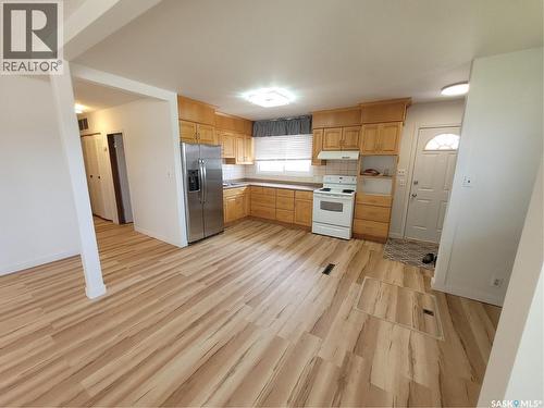 1210 P Avenue N, Saskatoon, SK - Indoor Photo Showing Kitchen