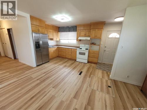 1210 P Avenue N, Saskatoon, SK - Indoor Photo Showing Kitchen