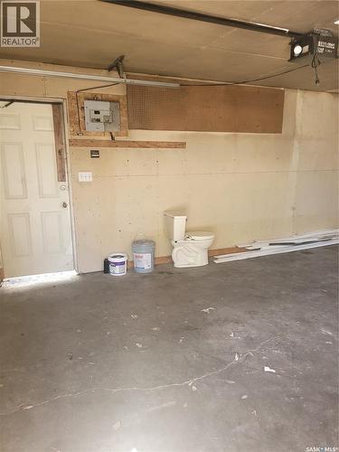 1210 P Avenue N, Saskatoon, SK - Indoor Photo Showing Garage