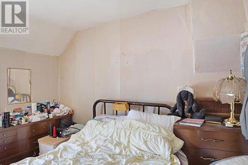 580307 Sideroad 60, Chatsworth, ON - Indoor Photo Showing Bedroom
