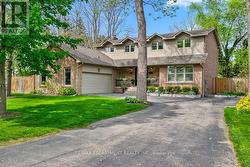 511 CHAMBERLAIN LANE Oakville, ON L6J 6A2