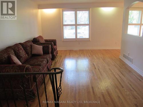 LIVINGROOM - 1452 Garrison Road, Fort Erie (Crescent Park), ON - Indoor