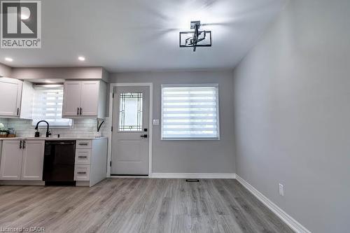 261 Scott Street Unit# B, St. Catharines, ON - Indoor Photo Showing Kitchen