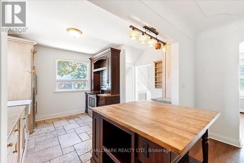 62 Tuxedo Avenue S, Hamilton, ON - Indoor