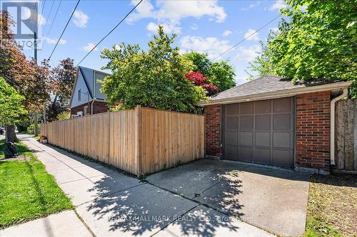 62 Tuxedo Avenue S, Hamilton, ON - Outdoor