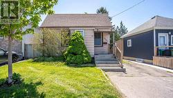 Front steps are in great shape - 