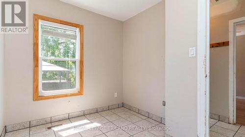 2nd lower level den with window and closet - 1291 Trafalgar Street, London East (East M), ON - Indoor Photo Showing Other Room