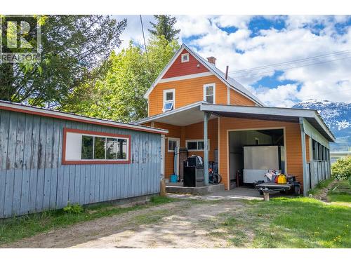 408 Third Street W, Revelstoke, BC - Outdoor