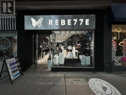 2515 Yonge Street, Toronto, ON 