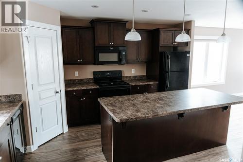 145 Mcintyre Street N, Regina, SK - Indoor Photo Showing Kitchen