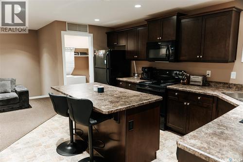 145 Mcintyre Street N, Regina, SK - Indoor Photo Showing Kitchen