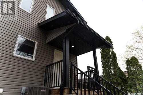 145 Mcintyre Street N, Regina, SK - Outdoor With Exterior