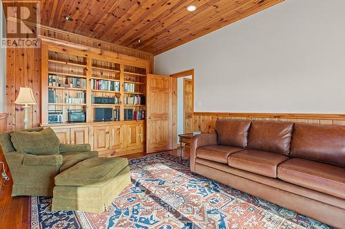 Family room - 50 Nippissing Ridge Road, Tiny, ON - Indoor Photo Showing Living Room