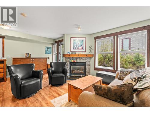 155 Silver Lode Lane Unit# 256, Vernon, BC - Indoor Photo Showing Living Room With Fireplace