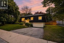2198 DEVON Road Oakville, ON L6J 5M2