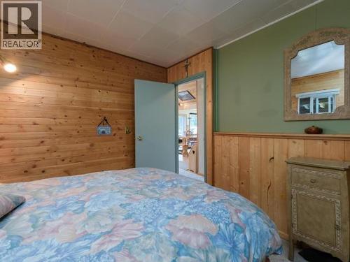52 Lakeview Road, Whitehorse South, YT - Indoor Photo Showing Bedroom