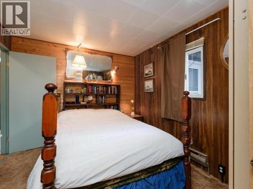 52 Lakeview Road, Whitehorse South, YT - Indoor Photo Showing Bedroom