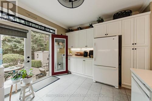 23 Covington Blue Crescent, Wasaga Beach, ON - Indoor Photo Showing Kitchen