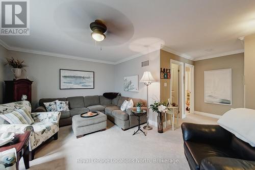 23 Covington Blue Crescent, Wasaga Beach, ON - Indoor Photo Showing Living Room