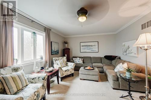 23 Covington Blue Crescent, Wasaga Beach, ON - Indoor Photo Showing Living Room