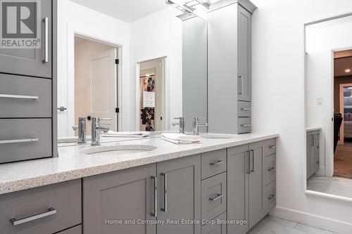 4 Piece Bathroom Downstairs - 3206 Vivian Line 37 Street, Stratford, ON - Indoor Photo Showing Bathroom