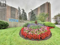 1302 - 240 SCARLETT ROAD  Toronto, ON M6N 4X4