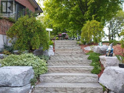 5 Worden View, Halton Hills, ON - Outdoor