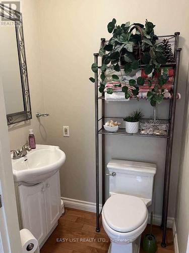 5 Worden View, Halton Hills, ON - Indoor Photo Showing Bathroom