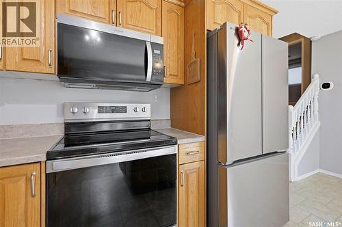 230 Konihowski Road, Saskatoon, SK - Indoor Photo Showing Kitchen
