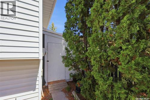 230 Konihowski Road, Saskatoon, SK - Outdoor