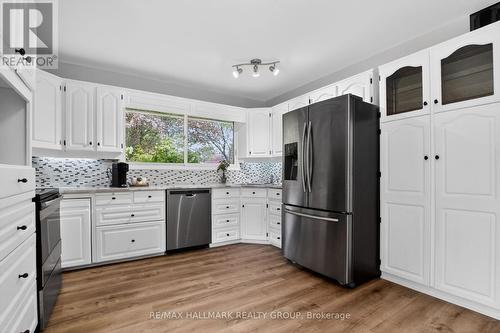 2 Birdstone Avenue, Ottawa, ON - Indoor Photo Showing Kitchen