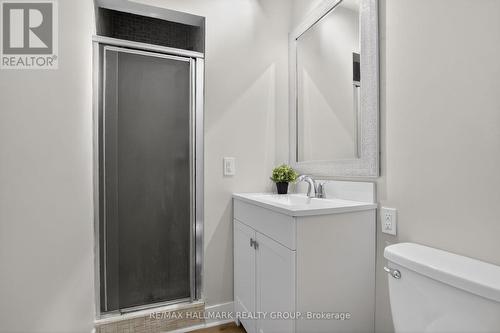 2 Birdstone Avenue, Ottawa, ON - Indoor Photo Showing Bathroom