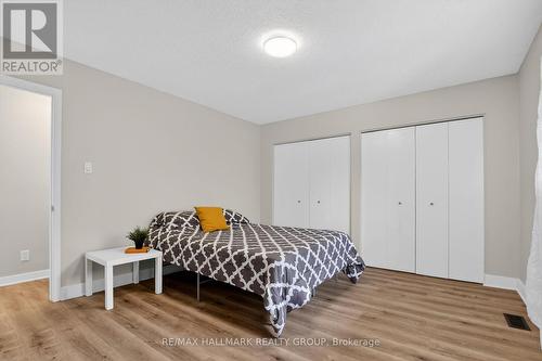 2 Birdstone Avenue, Ottawa, ON - Indoor Photo Showing Bedroom