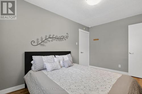 2 Birdstone Avenue, Ottawa, ON - Indoor Photo Showing Bedroom