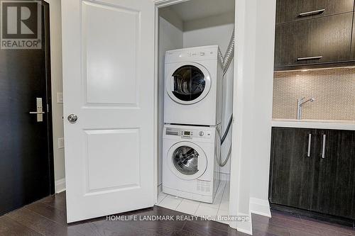 3411 - 65 St Mary Street, Toronto, ON - Indoor Photo Showing Laundry Room