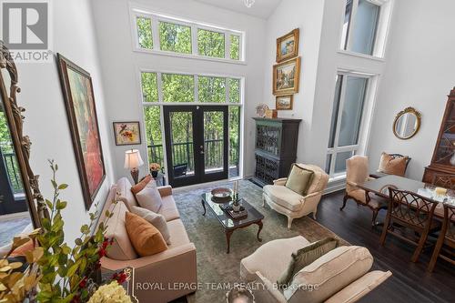 30 - 542 Crescendo Private, Ottawa, ON - Indoor