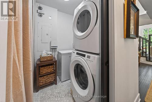 30 - 542 Crescendo Private, Ottawa, ON - Indoor Photo Showing Laundry Room