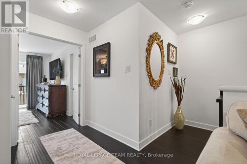 30 - 542 Crescendo Private, Ottawa, ON - Indoor