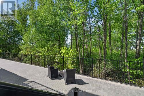 30 - 542 Crescendo Private, Ottawa, ON - Outdoor