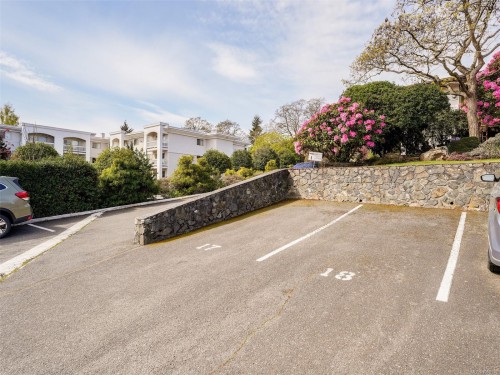 #5-3968 Cedar Hill Rd, Saanich, BC 
