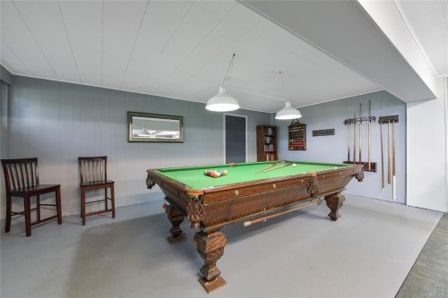 #111-9560 Fifth St, Sidney, BC - Indoor Photo Showing Other Room