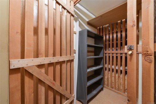 #111-9560 Fifth St, Sidney, BC - Indoor Photo Showing Other Room