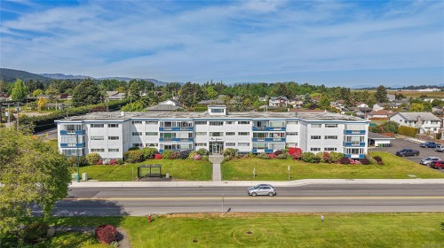 #111-9560 Fifth St, Sidney, BC - Outdoor With View