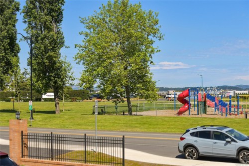 #111-9560 Fifth St, Sidney, BC - Outdoor With View