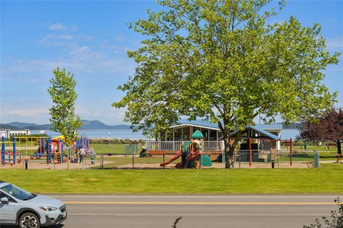 #111-9560 Fifth St, Sidney, BC - Outdoor With View