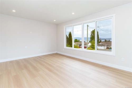 8082 York Ave, Crofton, BC 