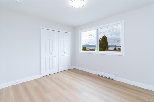 8082 York Ave, Crofton, BC 